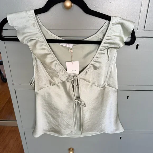 NWT Wilfred Tonka Satin Blouse Satin sleeveless V-neck ruffled blou - Picture 2 of 4